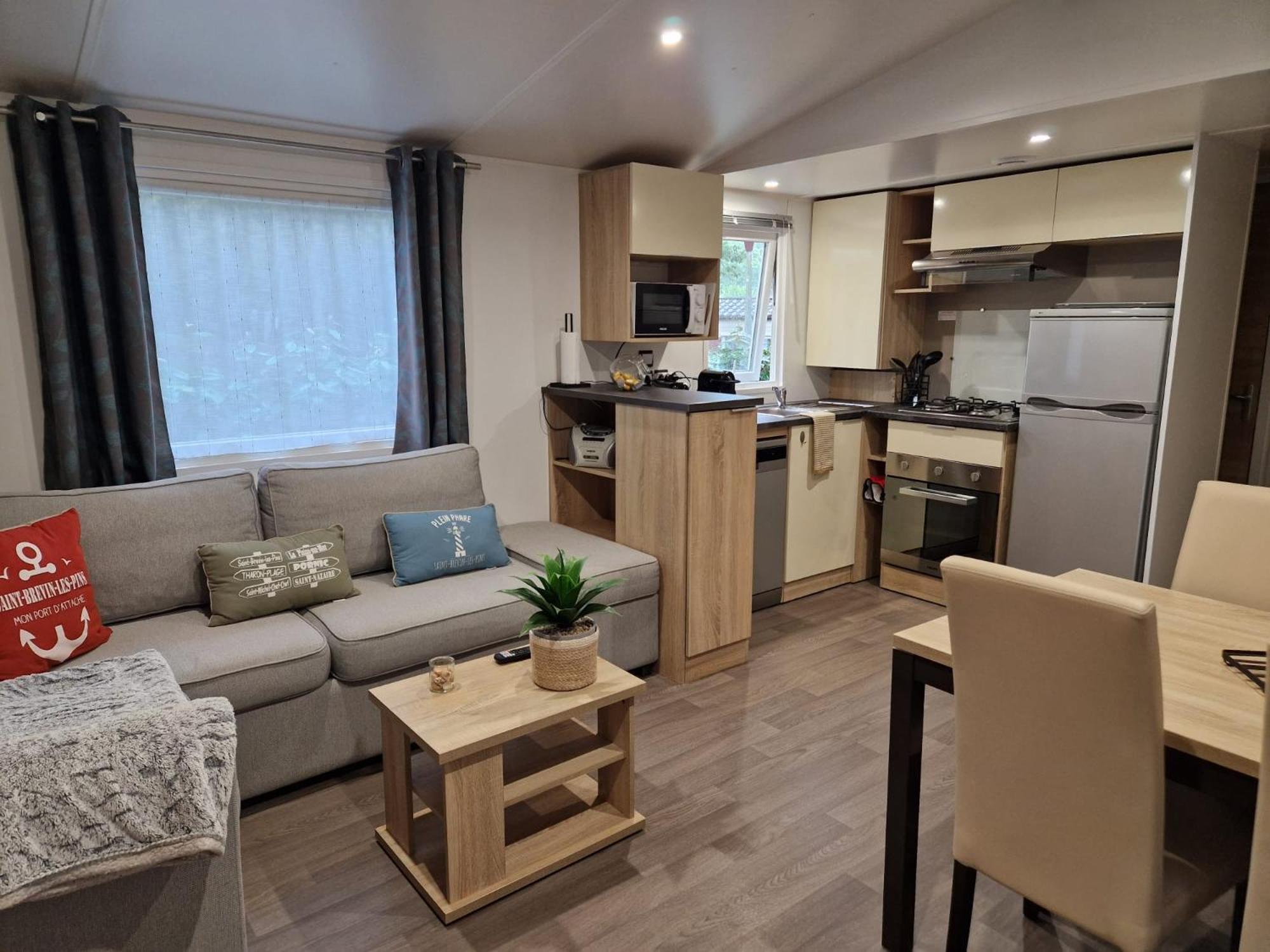 Mobil Home Tout Confort 3 Chambres Camping Les Pierres Couchees Saint-Brévin-les-Pins Exterior foto
